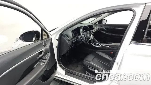 Hyundai Sonata Hybrid 2022 — Photo 7/20