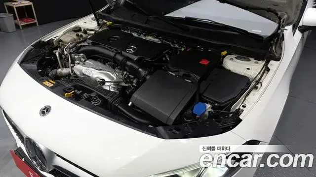 Mercedes-Benz A-Class 2020 — Şəkil 13/20