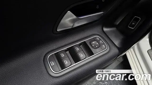 Mercedes-Benz A-Class 2020 — Şəkil 12/20
