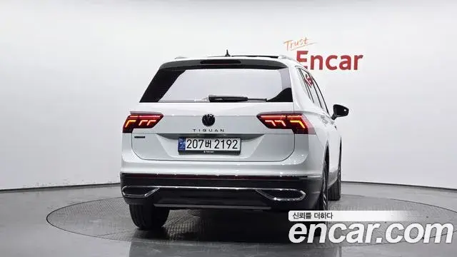 Volkswagen Tiguan Allspace 2023 — Фото 4/20
