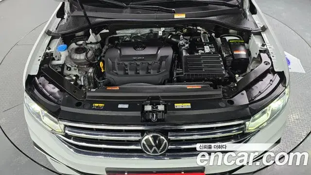 Volkswagen Tiguan Allspace 2023 — Фото 6/20