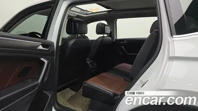 Volkswagen Tiguan Allspace 2023 — Фото 11/20