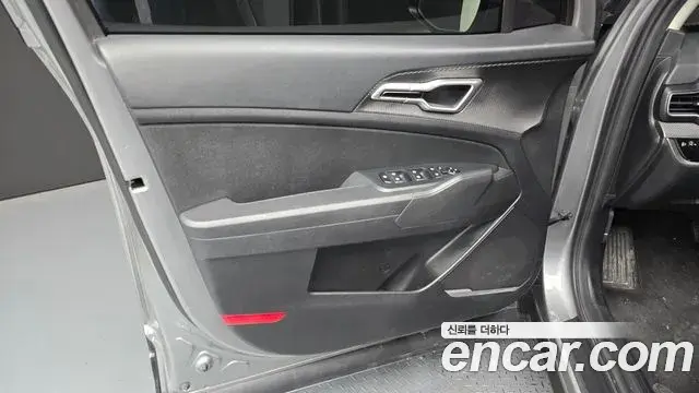 Kia Sportage 2023 — Şəkil 27/30