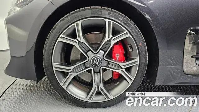 Kia Stinger 2018 — Photo 12/20