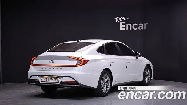 Hyundai Sonata 2019 — Фото 2/20