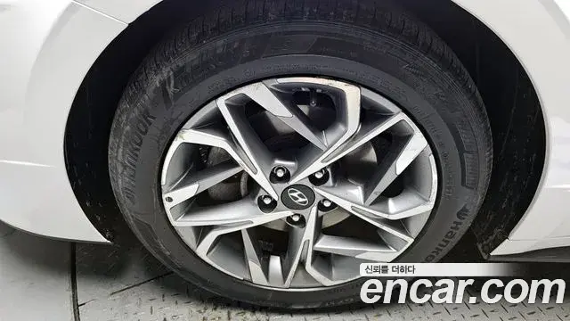 Hyundai Sonata 2019 — Фото 5/20