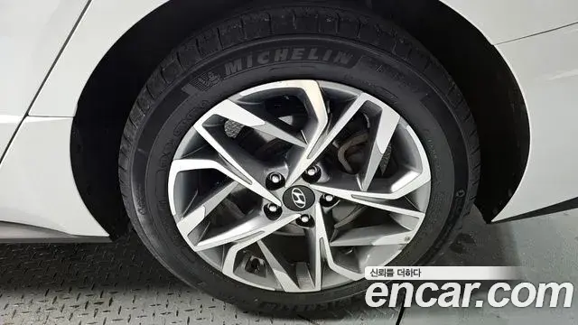 Hyundai Sonata Hybrid 2019 — ფოტო 28/32