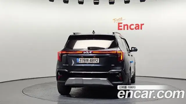 Kia Seltos 2023 — Şəkil 1/20