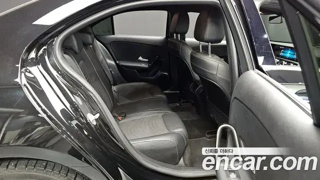 Mercedes-Benz A-Class 2020 — Photo 6/20