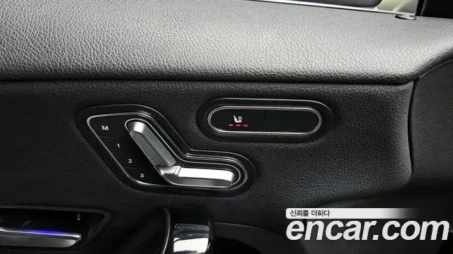Mercedes-Benz A-Class 2020 — Photo 17/20