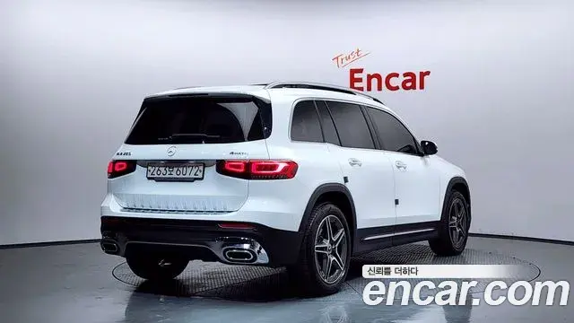 Mercedes-Benz GLB-Class 2020 — Фото 2/20