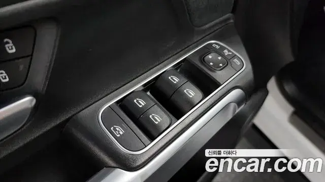 Mercedes-Benz GLB-Class 2020 — ფოტო 33/34