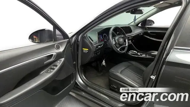 Hyundai Sonata Hybrid 2019 — Photo 24/30
