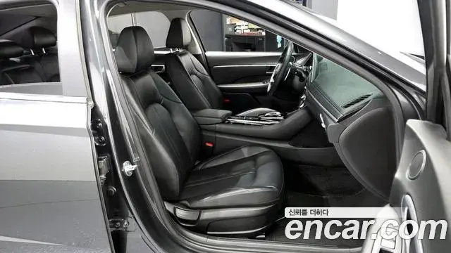 Hyundai Sonata Hybrid 2019 — Photo 22/30