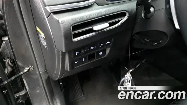 Hyundai Sonata Hybrid 2019 — Photo 17/30