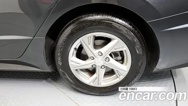 Hyundai Sonata Hybrid 2019 — Photo 7/30