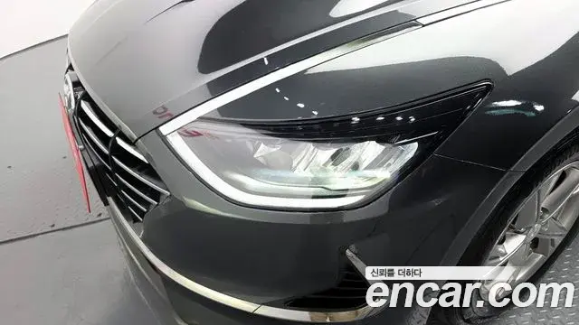 Hyundai Sonata Hybrid 2019 — Photo 13/30