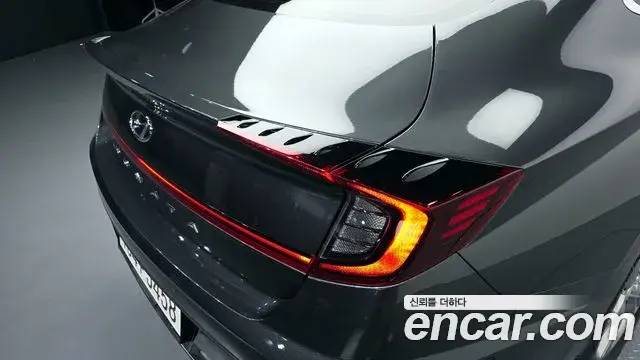 Hyundai Sonata Hybrid 2019 — Photo 25/30