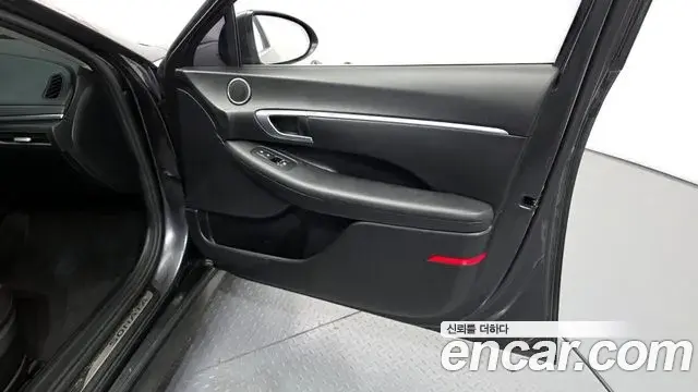 Hyundai Sonata Hybrid 2019 — Photo 11/30