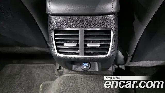 Hyundai Sonata Hybrid 2019 — Photo 6/30