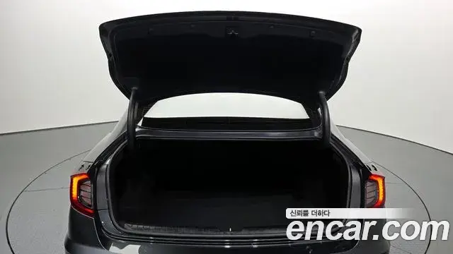 Hyundai Sonata Hybrid 2019 — Photo 21/30