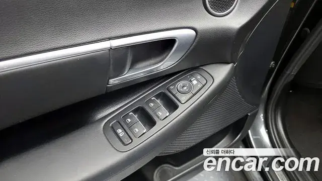 Hyundai Sonata Hybrid 2019 — Photo 2/30