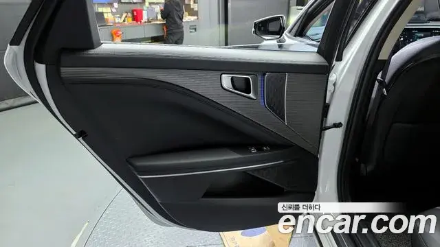 Kia K8 2025 — Photo 9/30