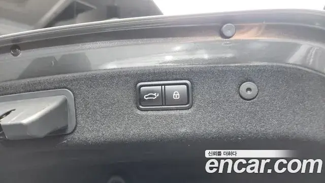Genesis G70 2019 — Şəkil 31/32