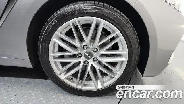 Genesis G70 2019 — Şəkil 32/32