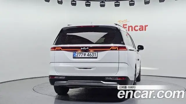 Kia Carnival 2022 — Şəkil 23/31