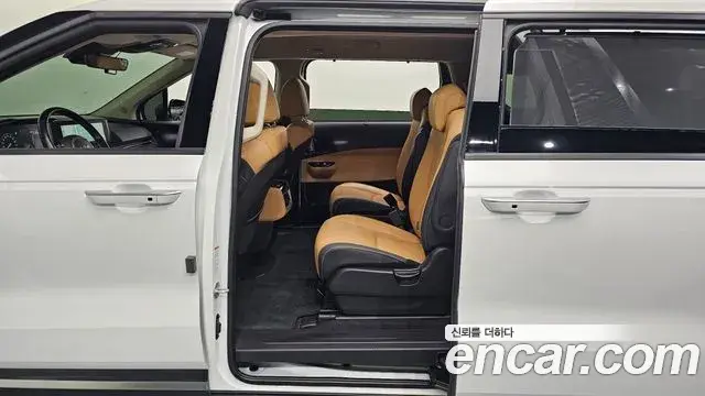 Kia Carnival 2022 — Şəkil 30/31
