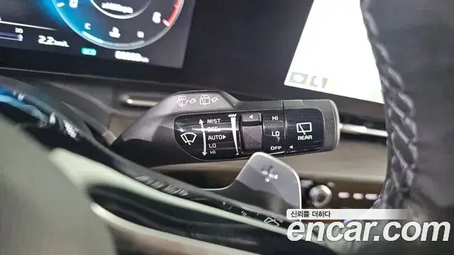 Kia Carnival 2022 — Şəkil 25/31