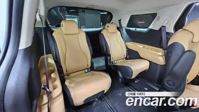 Kia Carnival 2022 — Şəkil 14/31