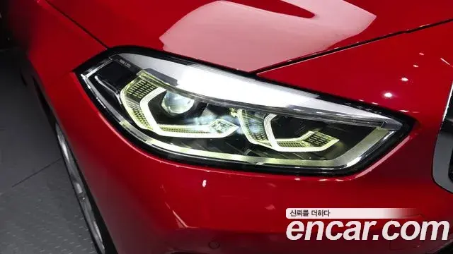 BMW 1 Series 2020 — Şəkil 14/30