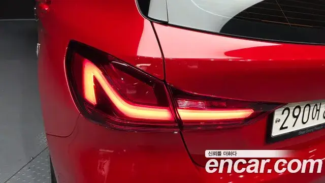 BMW 1 Series 2020 — Şəkil 9/30