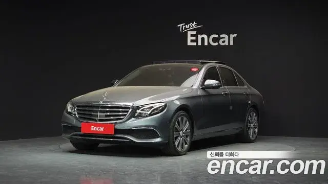 Mercedes-Benz E-Class 2019 — Photo 3/20