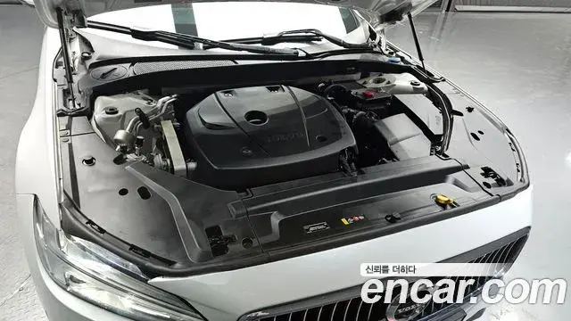 Volvo S90 2019 — Şəkil 16/30