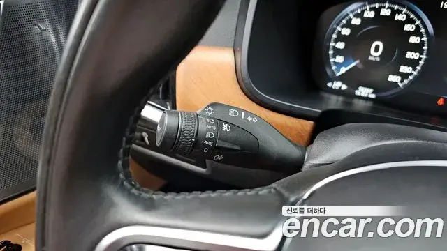 Volvo S90 2019 — Şəkil 18/30