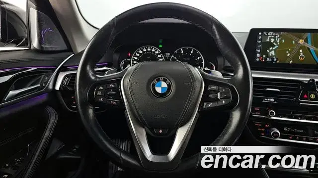BMW 5 Series 2018 — Şəkil 14/20
