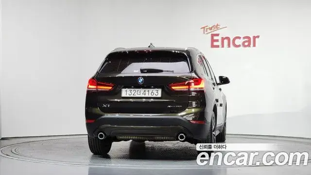 BMW X1 2020 — Şəkil 14/20