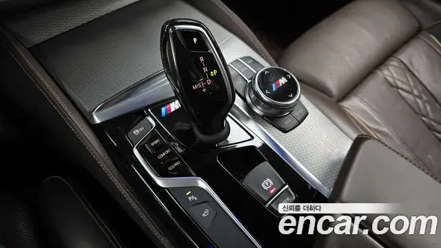 BMW 5 Series 2019 — Photo 8/20