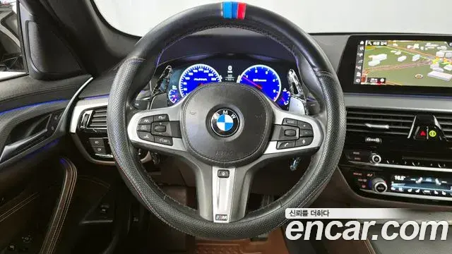 BMW 5 Series 2019 — Photo 11/20