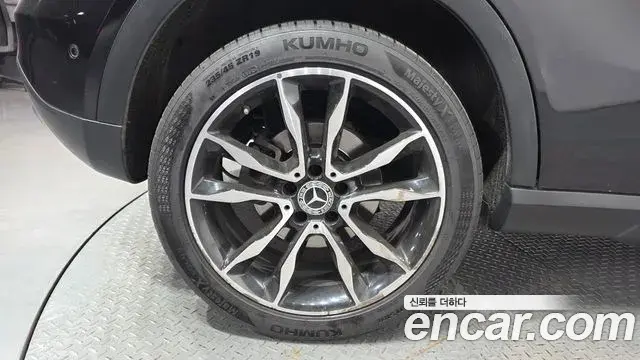 Mercedes-Benz GLA-Class 2018 — ფოტო 18/30