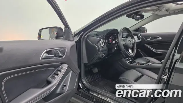 Mercedes-Benz GLA-Class 2018 — ფოტო 10/30