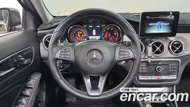 Mercedes-Benz GLA-Class 2018 — ფოტო 9/30