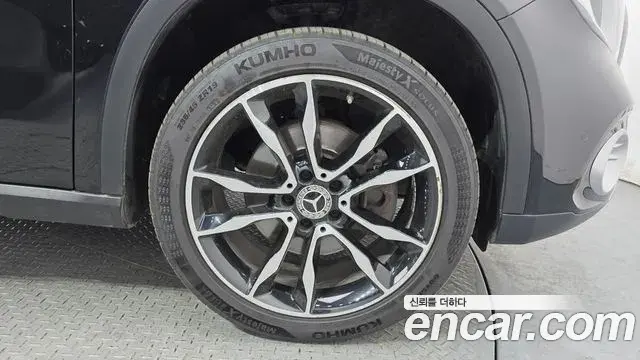 Mercedes-Benz GLA-Class 2018 — ფოტო 13/30