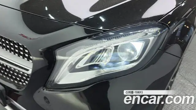 Mercedes-Benz GLA-Class 2018 — ფოტო 16/30