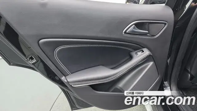 Mercedes-Benz GLA-Class 2018 — ფოტო 2/30