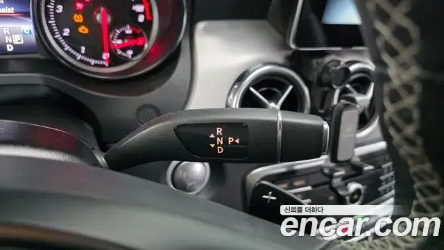 Mercedes-Benz GLA-Class 2018 — ფოტო 30/30