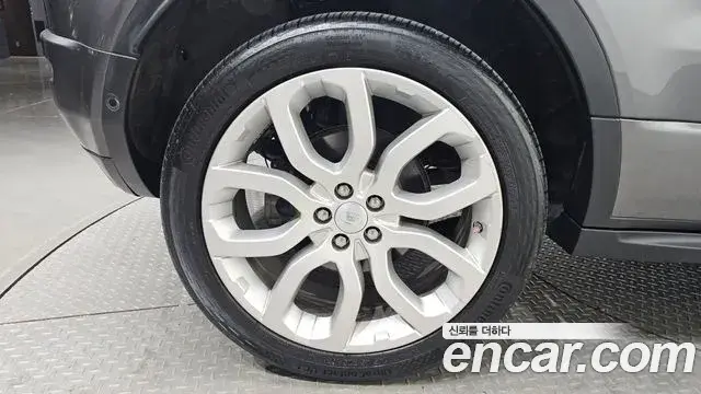 Land Rover Range Rover Evoque 2019 — ფოტო 27/35